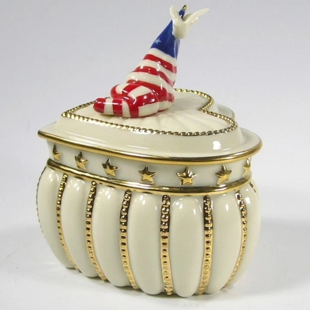 Lenox China Treasures Sentiment Heart Box from the "Freedom" collection